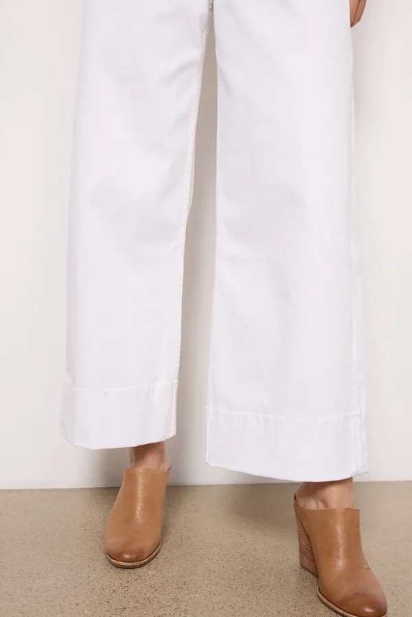 Andi w Cuff