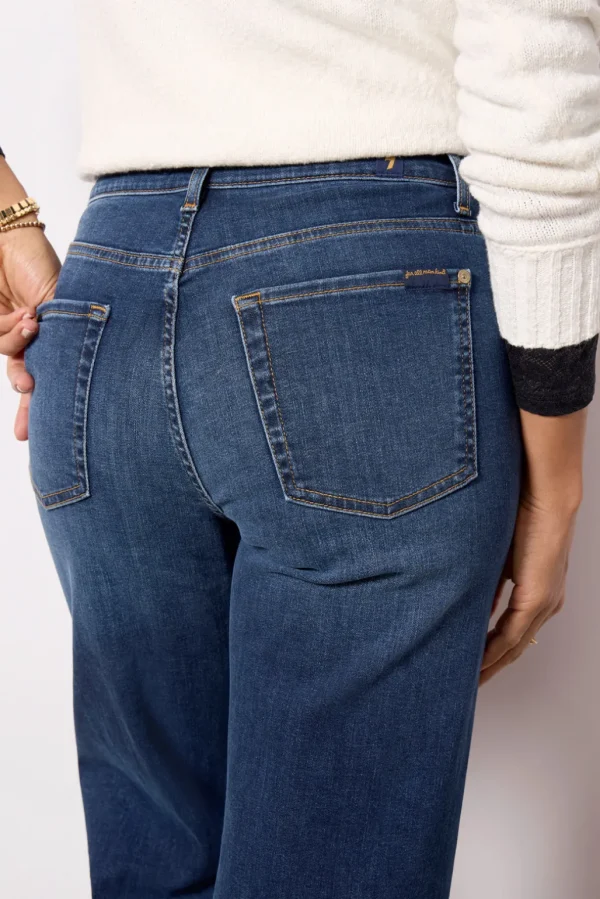 Cropped Alexa