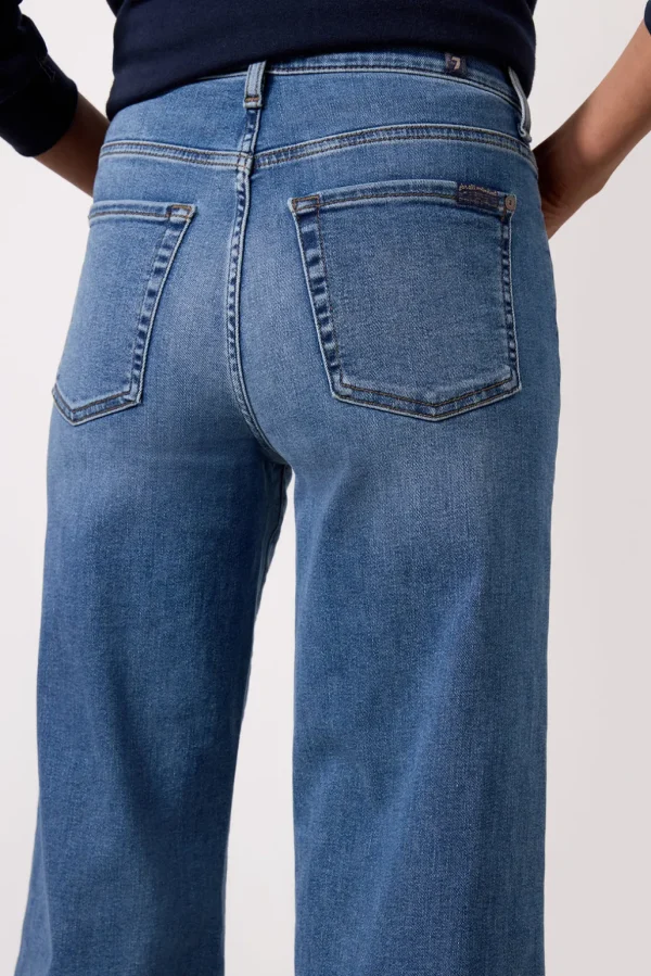Cropped Alexa w Cut Hem