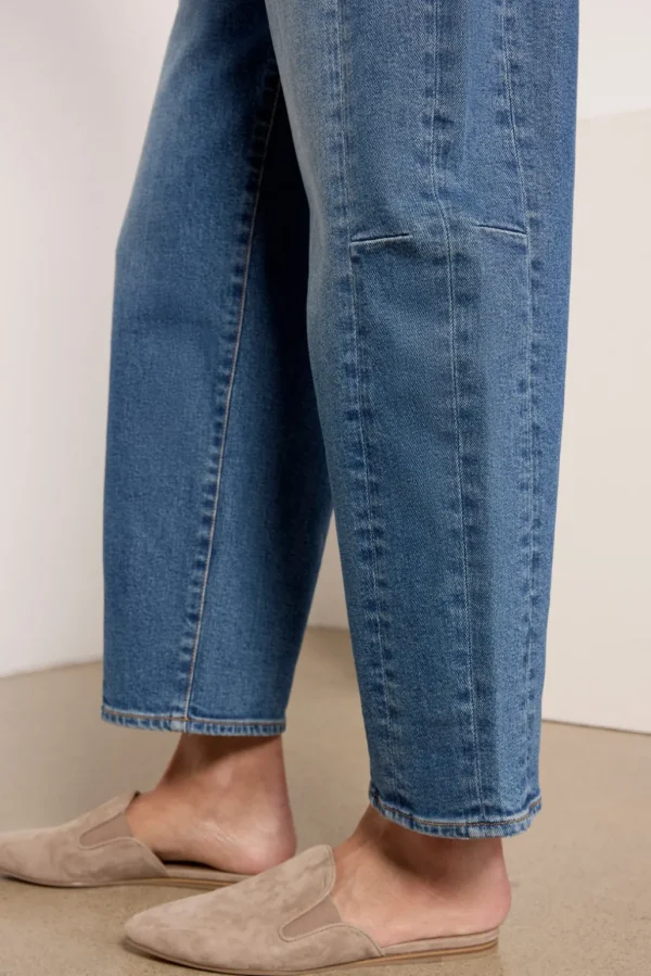 Eli Arched Leg