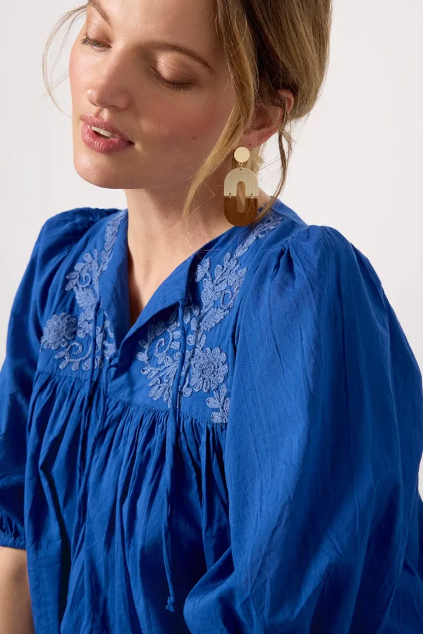 Embroidered Puff Isla Top