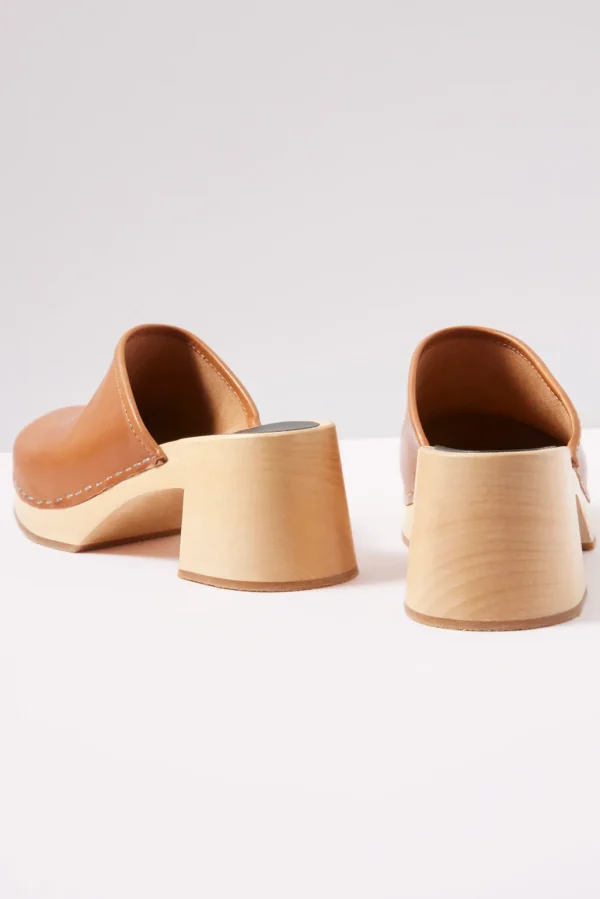 Nature Clog