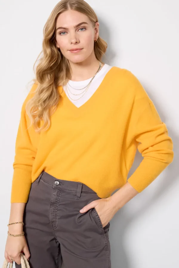 Raxow V-Neck Sweater
