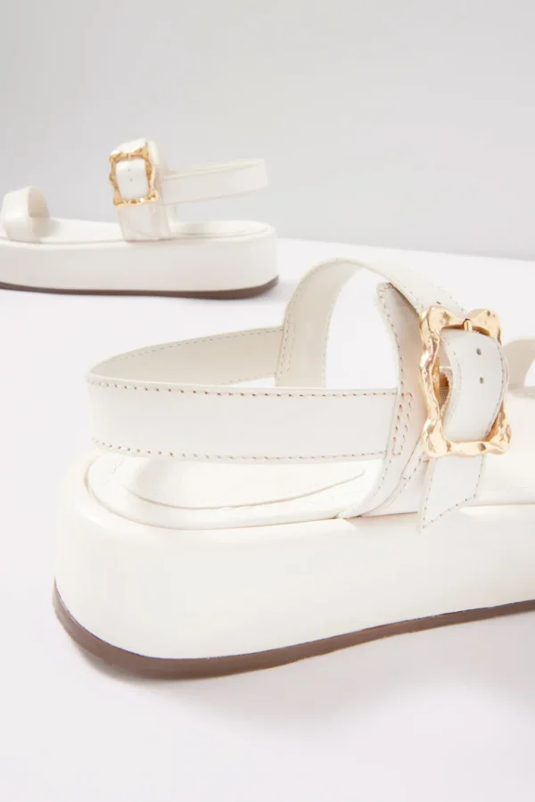 Wavy Platform